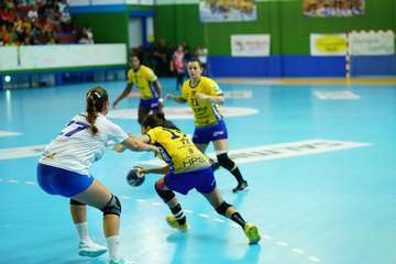  El Rocasa impone su ley en el derbi canario (32-22) (Foto TA)